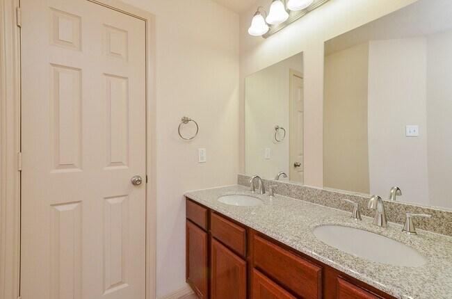 Building Photo - 25135 Ginger Ranch Dr