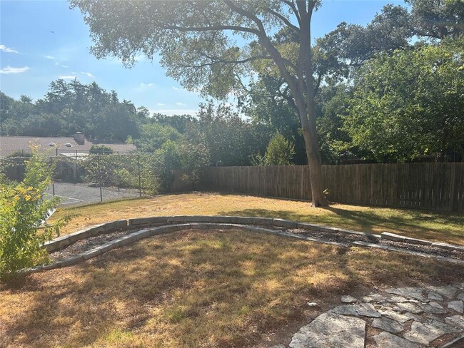 Building Photo - 1205 Oak Shadows Cir