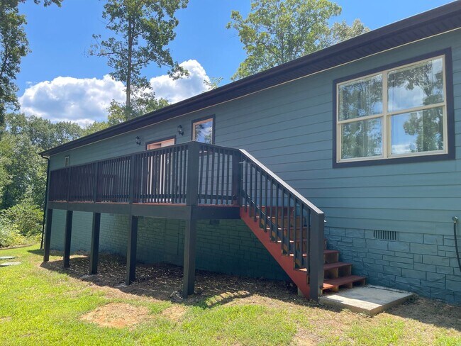 Building Photo - 1395 Willow Creek Ln