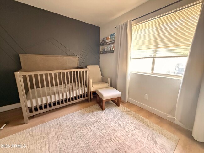 Building Photo - 1744 N Ridge Cir