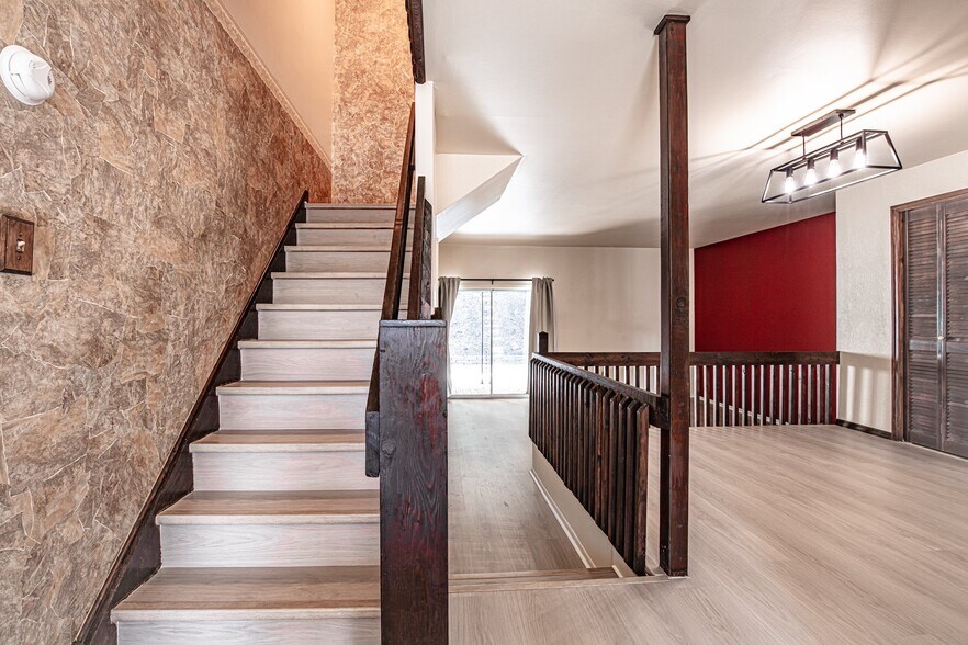 Building Photo - 1026 Fox Run