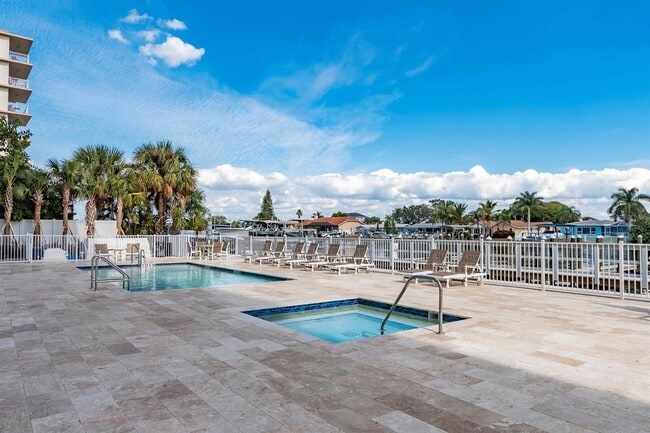 Building Photo - 125 Island Way