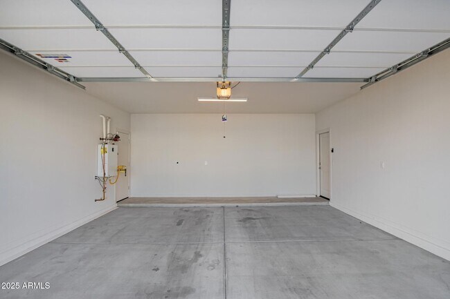 Building Photo - 6556 N 15th Dr