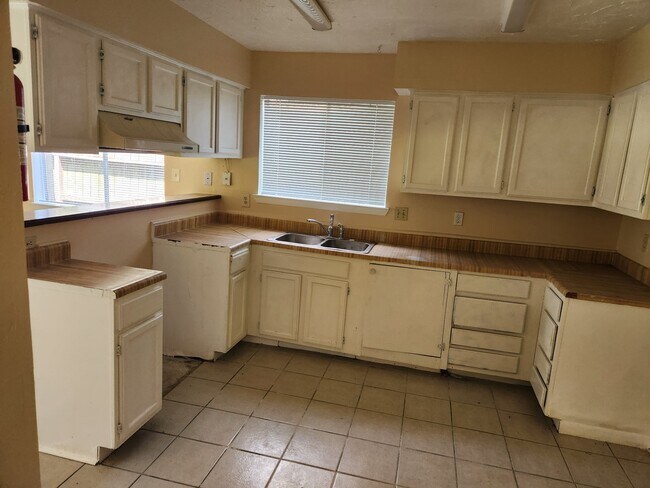 Building Photo - 10534 Westedge Dr