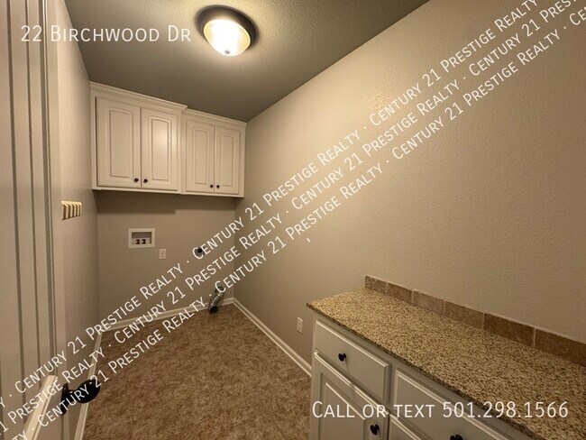 Building Photo - 22 Birchwood Dr