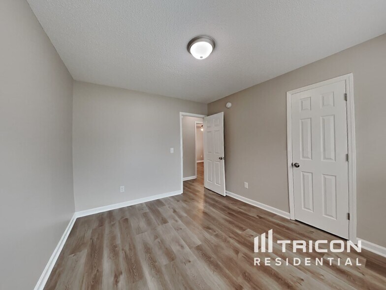 Building Photo - 837 Lusterleaf Pl