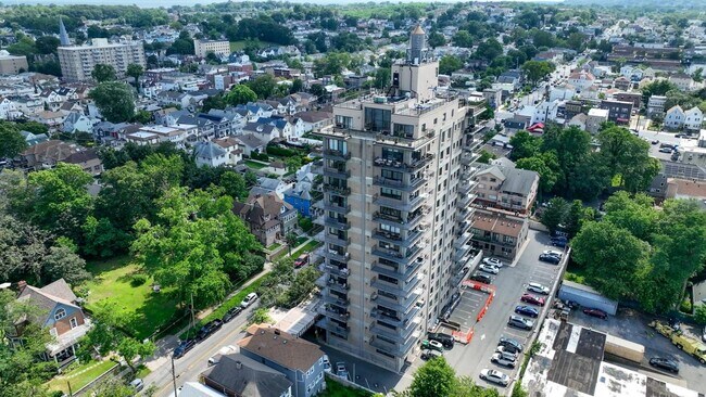 Building Photo - 31 Hylan Blvd