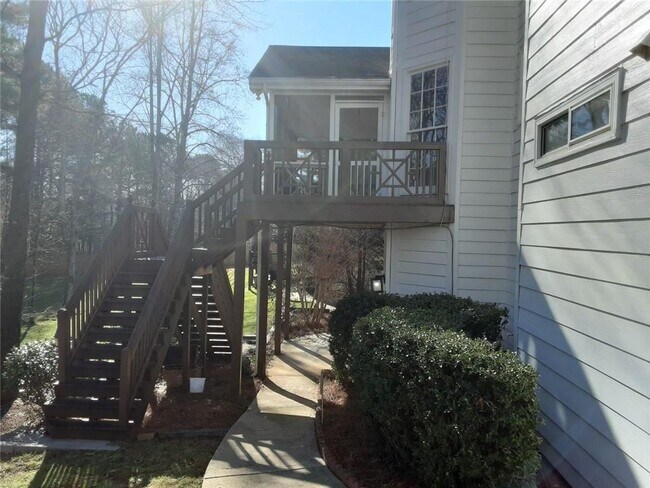 Building Photo - 3885 Waterford Dr