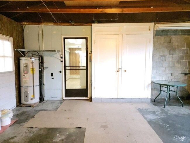 Building Photo - 3 Bedroom, 1 bath S Tacoma Home!