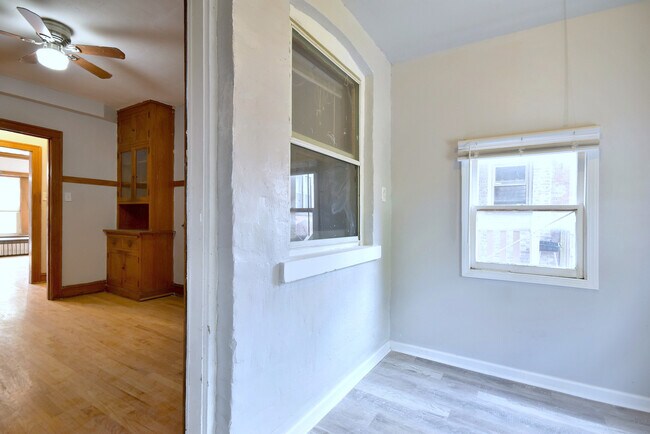 Building Photo - 608 N Mayfield Ave