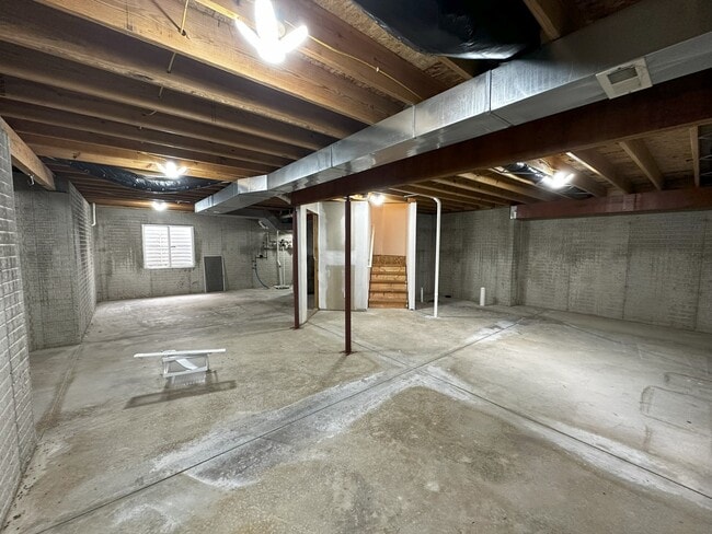 Building Photo - 3922 Wildflower Dr