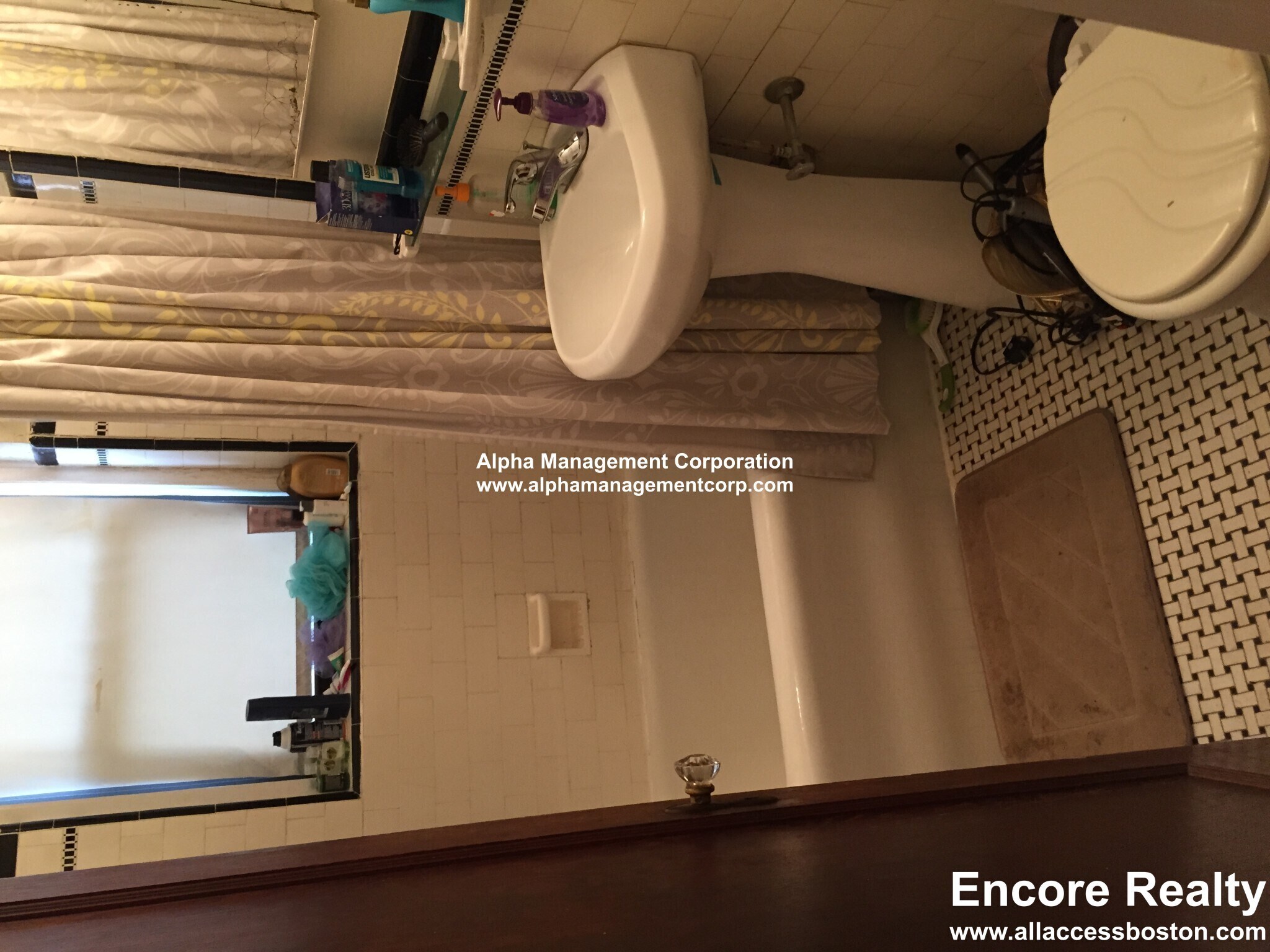 Building Photo - 349 Pleasant St