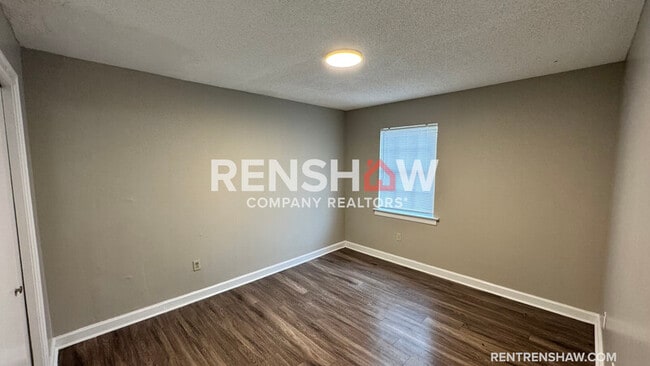 Building Photo - 3212 13 Colony Mall