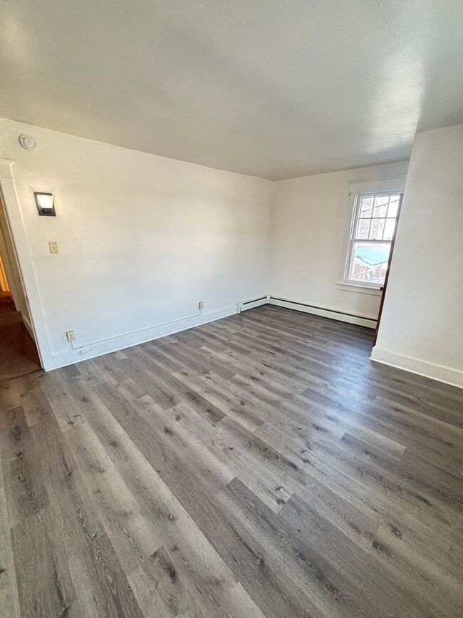 Building Photo - Charming Craftsman-Style Split Home – 3 Bedrooms, 1 Bath