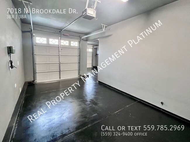 Building Photo - 7018 N Brookdale Dr