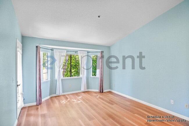Building Photo - 714 Waterford Pl