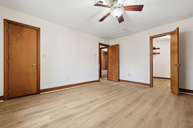 Building Photo - Available Now! 3-Bedroom Townhome in West Raleigh