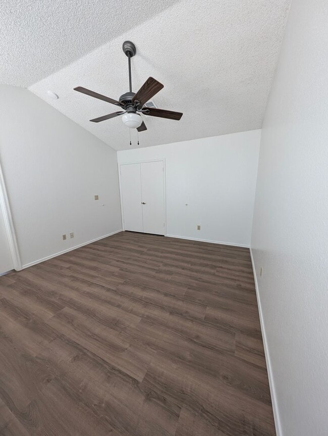 Building Photo - AVAILABLE NOW IN KYRENE AREA OF CHANDLER!!!