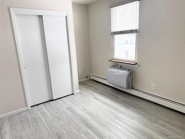 Building Photo - 3 Toms Point Ln