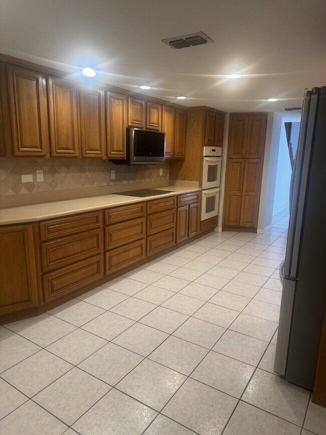 Building Photo - Beautiful Country Home on 1.76 Acres — No HOA, No Deed Restrictions!