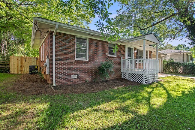 Building Photo - Renovated 3BR/2BA Home in Decatur!