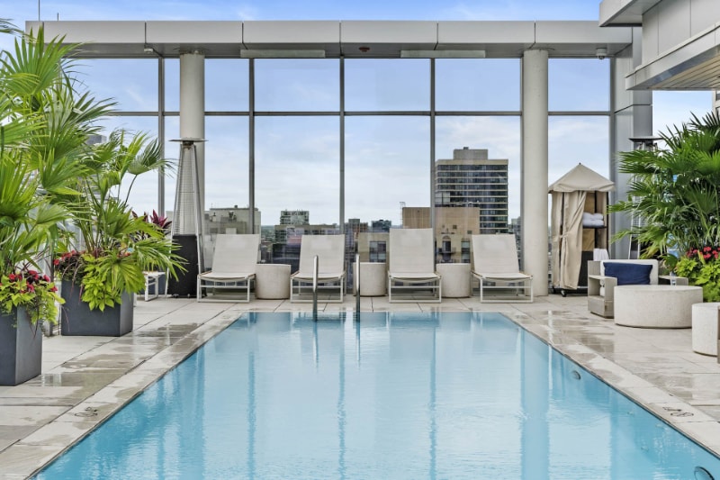 Building Photo - 711 N State St