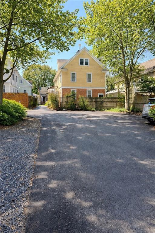 Building Photo - 22 Mayflower St