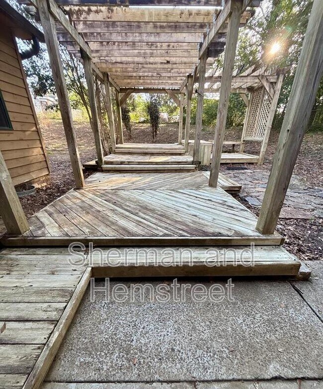 Building Photo - 1113 Highview Ave