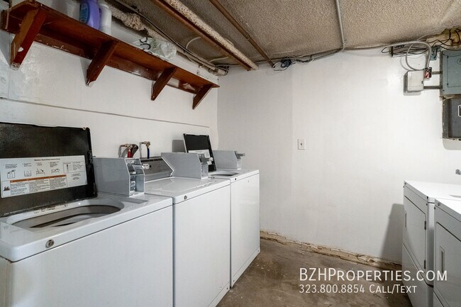 Building Photo - Beautiful 1 Bedroom in Prime Hollywood