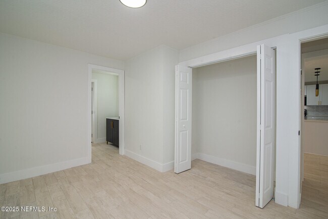 Building Photo - 111 Zoratoa Ave