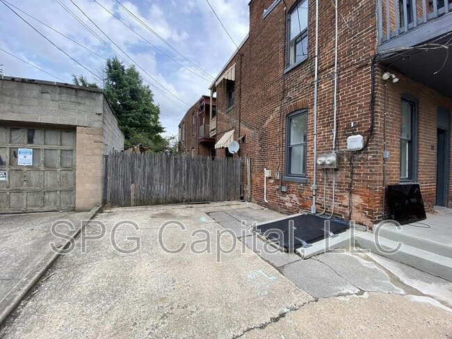 Building Photo - 30 S Hartley St