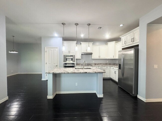 Building Photo - COMING SOON! LYONS GATE 5 BDRM + LOFT W CO...