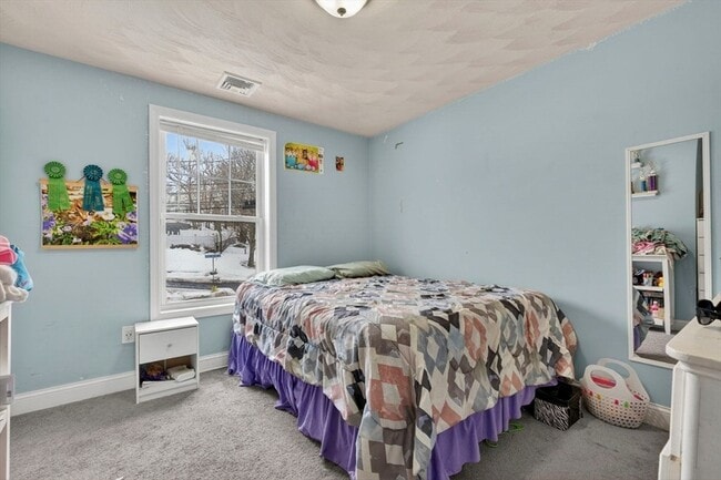 Building Photo - 74 Linwood St