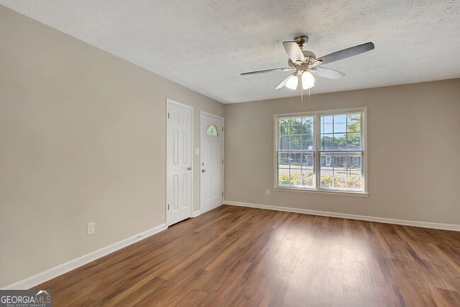 Building Photo - 105 Belle Dr