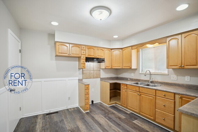 Building Photo - 3717 Larchmont St