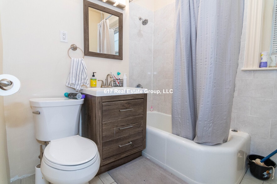 Building Photo - 22 Euston St