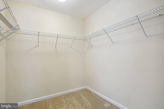 Building Photo - 7301 Oldham Leeds Way