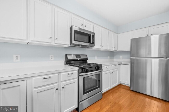 Building Photo - 16880 Jed Forest Ln