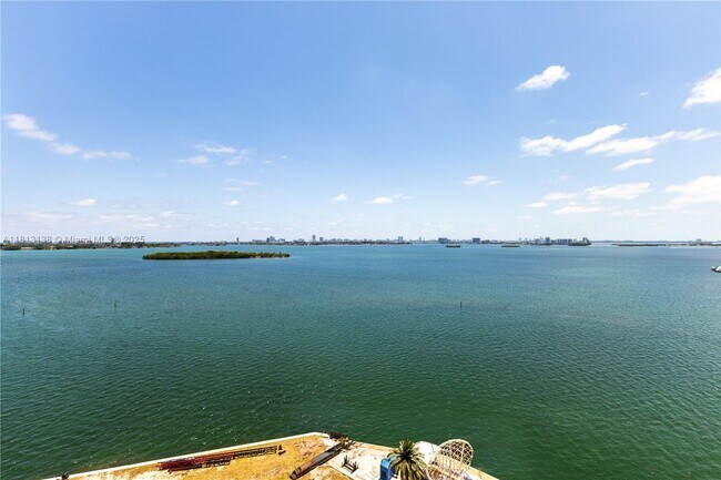 Building Photo - 11111 Biscayne Blvd