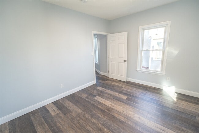 Building Photo - 10 Rockwell Terrace