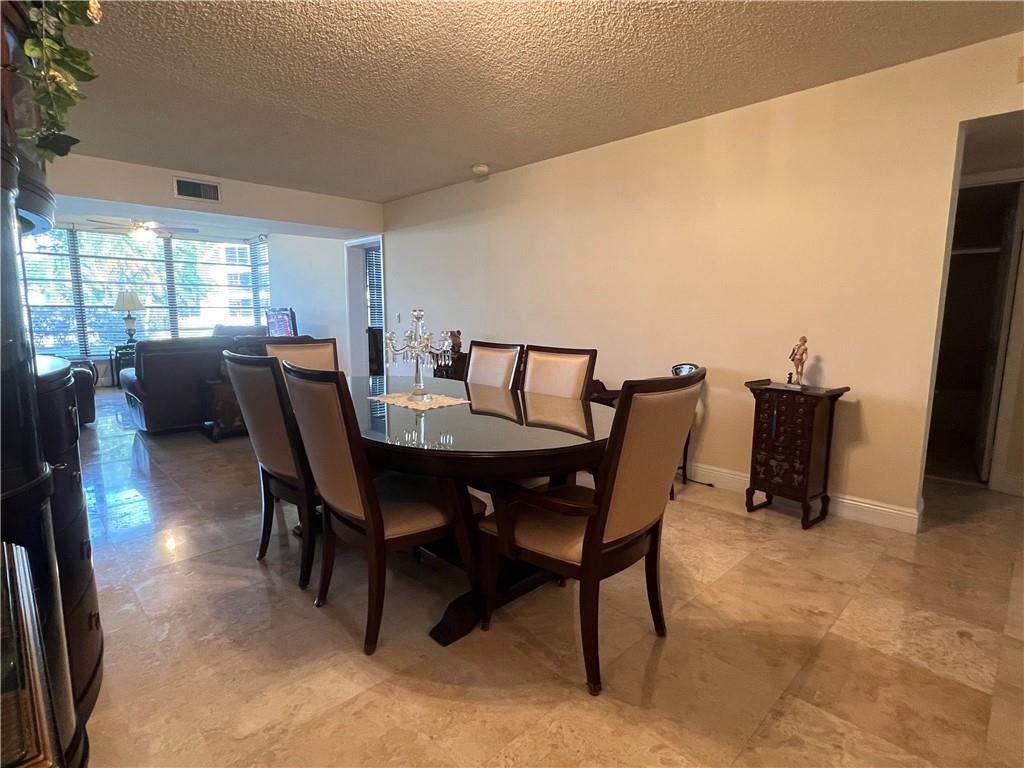 Building Photo - 1721 Whitehall Dr