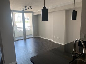 Building Photo - 600 S Dixie Hwy