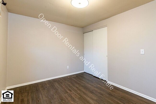 Building Photo - 6305 Salge Dr