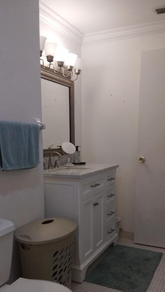 bathroom - 800 West Ave