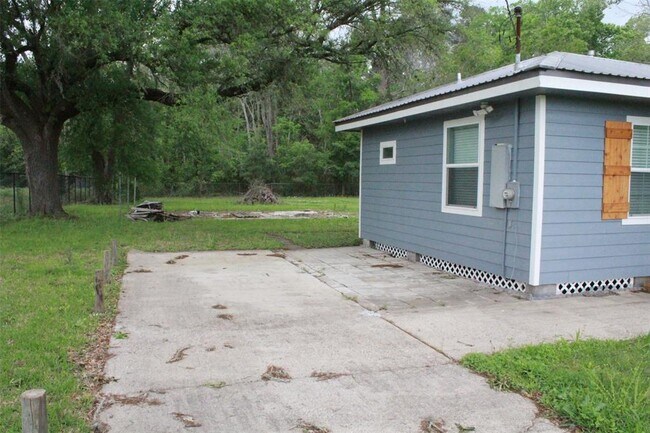 Building Photo - 25725 FM 2100 Rd