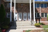 Building Photo - 276 Temple Hill Rd