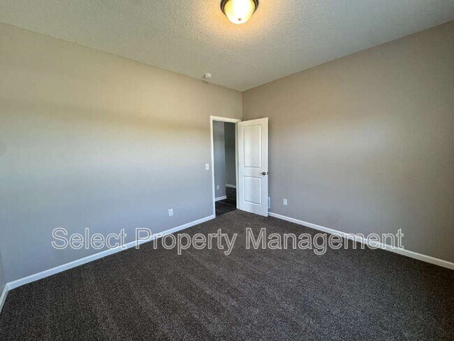 Building Photo - 8793 Elmont Cv
