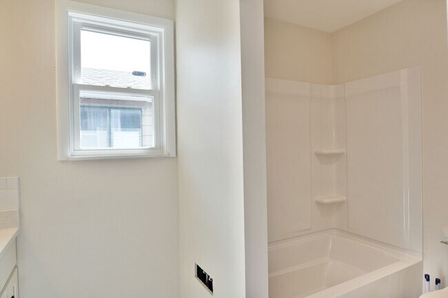 Building Photo - 72-78 S Roanoke