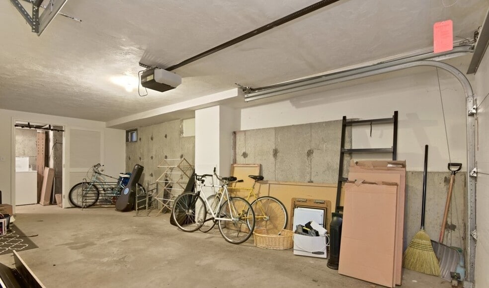 Building Photo - 216 Parker Hill Ave