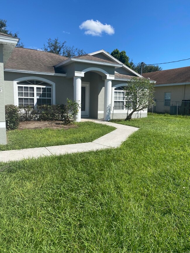 Primary Photo - 3125 SW Dimattia St